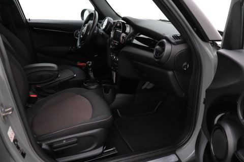 MINI 5-Deurs 1.5 One Salt | Apple Carplay | Airconditioning | PDC Achter | 15 Inch