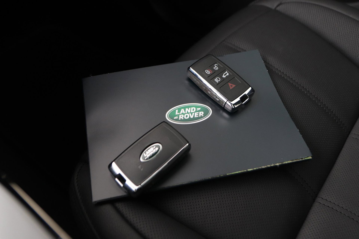 Land Rover Range Rover Evoque P270e PHEV Dynamic SE | Black Pack | Schuif/kanteldak | Trekhaak | ACC | 360° Camera