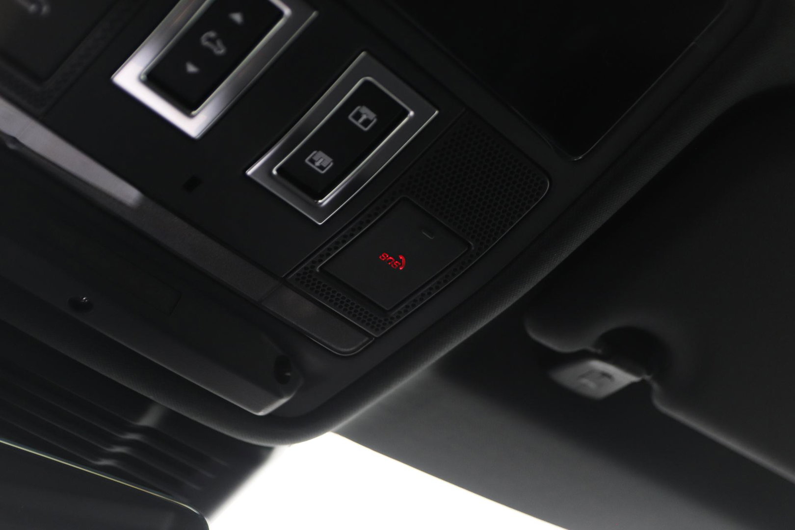 Land Rover Range Rover Evoque P270e PHEV Dynamic SE | Black Pack | Schuif/kanteldak | Trekhaak | ACC | 360° Camera