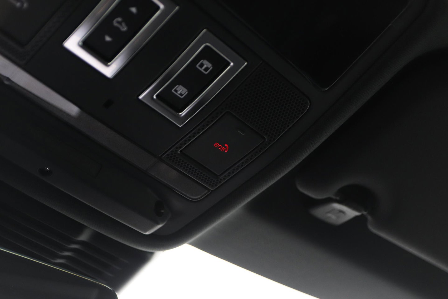 Land Rover Range Rover Evoque P270e PHEV Dynamic SE | Black Pack | Schuif/kanteldak | Trekhaak | ACC | 360° Camera