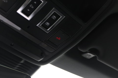 Land Rover Range Rover Evoque P270e PHEV Dynamic SE | Black Pack | Schuif/kanteldak | Trekhaak | ACC | 360° Camera