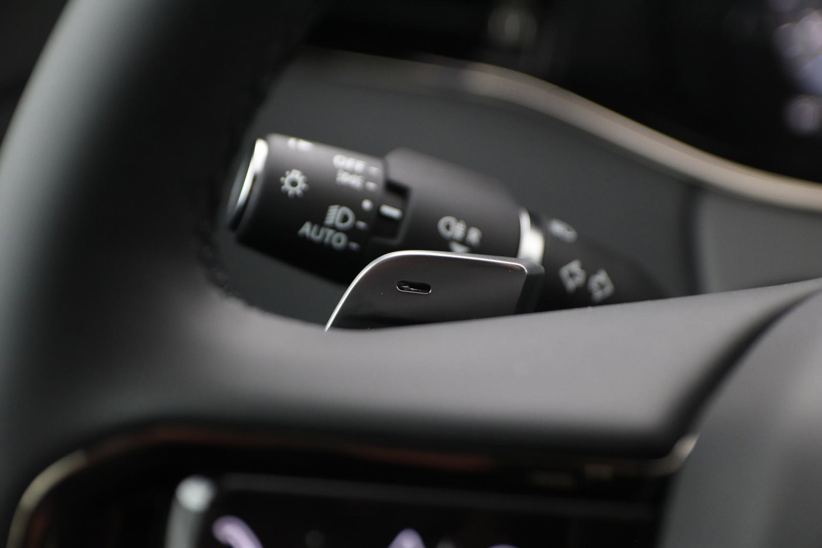 Land Rover Range Rover Evoque P270e PHEV Dynamic SE | Black Pack | Schuif/kanteldak | Trekhaak | ACC | 360° Camera