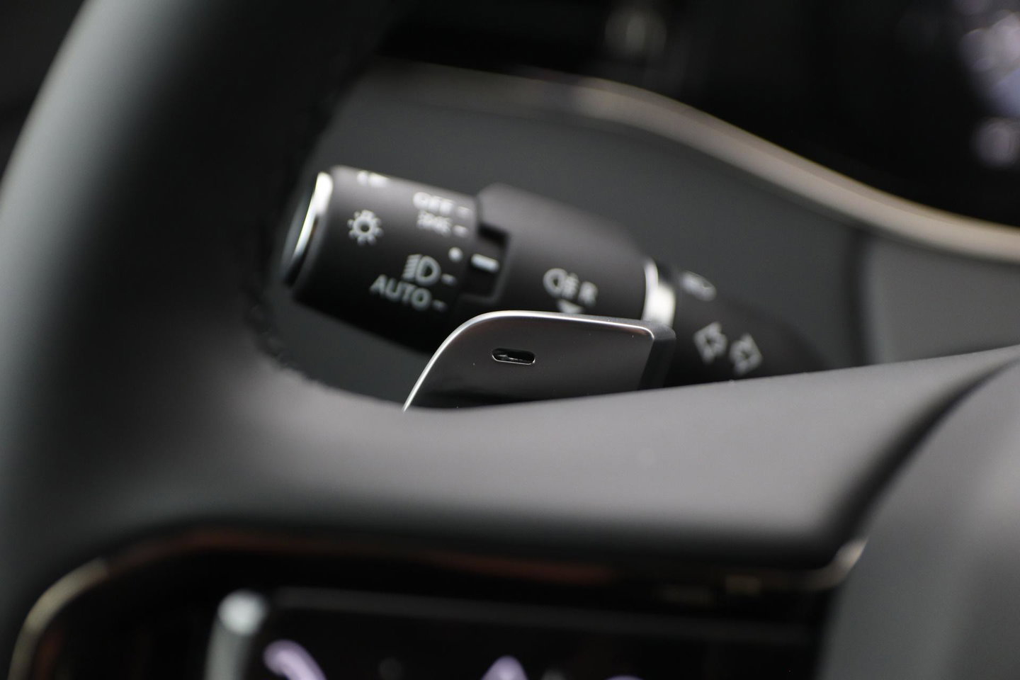 Land Rover Range Rover Evoque P270e PHEV Dynamic SE | Black Pack | Schuif/kanteldak | Trekhaak | ACC | 360° Camera