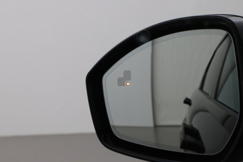 Land Rover Range Rover Evoque P270e PHEV Dynamic SE | Black Pack | Schuif/kanteldak | Trekhaak | ACC | 360° Camera
