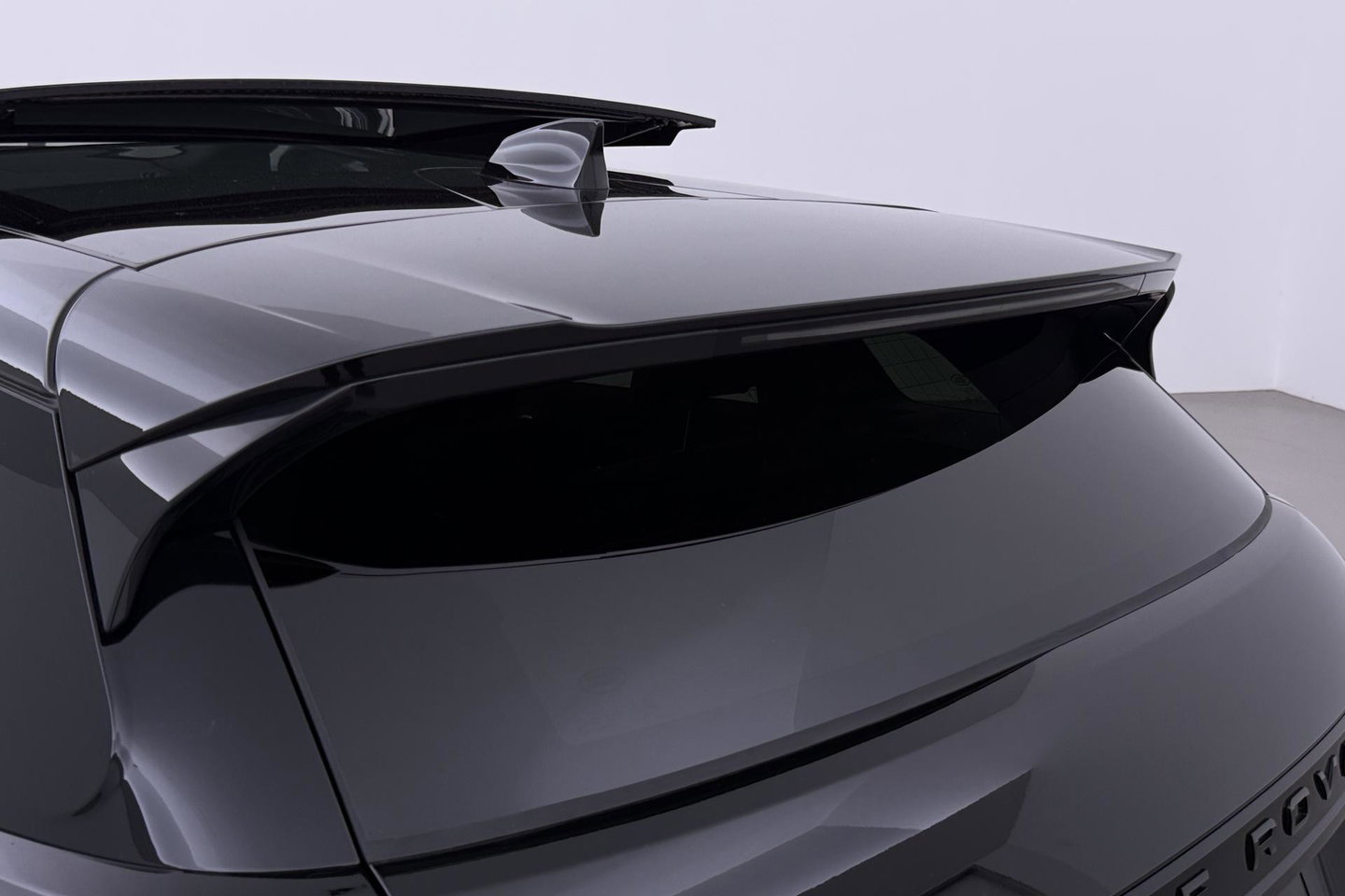 Land Rover Range Rover Evoque P270e PHEV Dynamic SE | Black Pack | Schuif/kanteldak | Trekhaak | ACC | 360° Camera