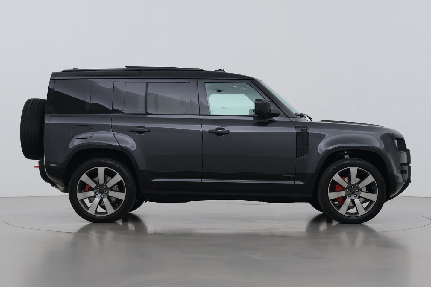 Land Rover Defender 2.0 P300e 110 X | FACELIFT | ClearSight | Meridian Surround | Trekhaak | Luchtvering | Koelbox | Panoramadak | 22 Inch