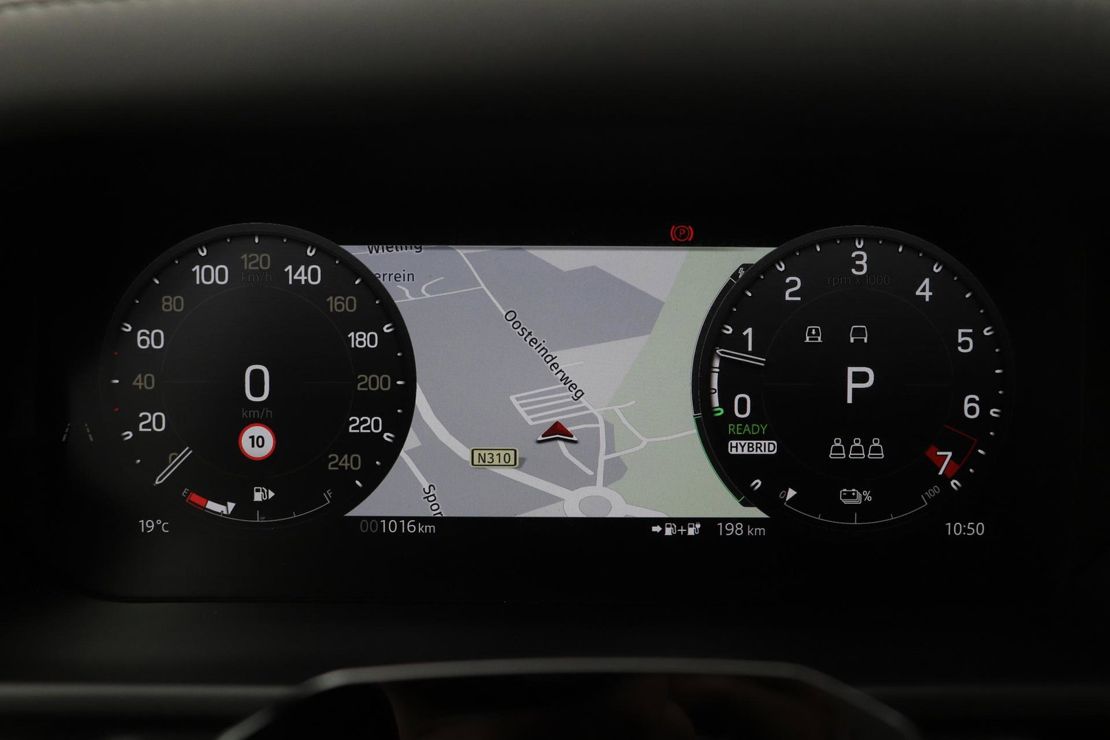 Land Rover Defender 2.0 P300e 110 X | FACELIFT | ClearSight | Meridian Surround | Trekhaak | Luchtvering | Koelbox | Panoramadak | 22 Inch