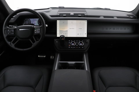 Land Rover Defender 2.0 P300e 110 X | FACELIFT | ClearSight | Meridian Surround | Trekhaak | Luchtvering | Koelbox | Panoramadak | 22 Inch