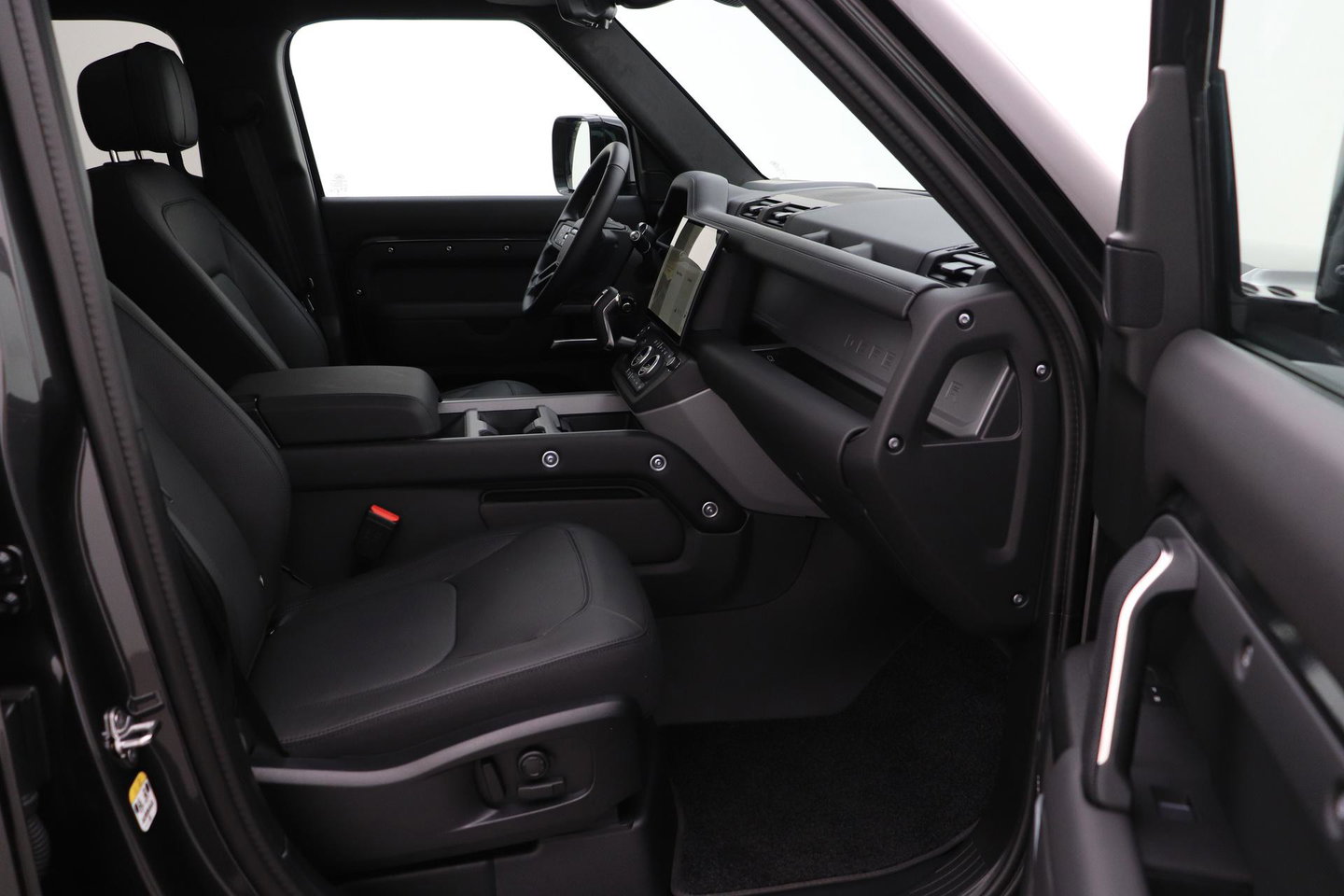 Land Rover Defender 2.0 P300e 110 X | FACELIFT | ClearSight | Meridian Surround | Trekhaak | Luchtvering | Koelbox | Panoramadak | 22 Inch