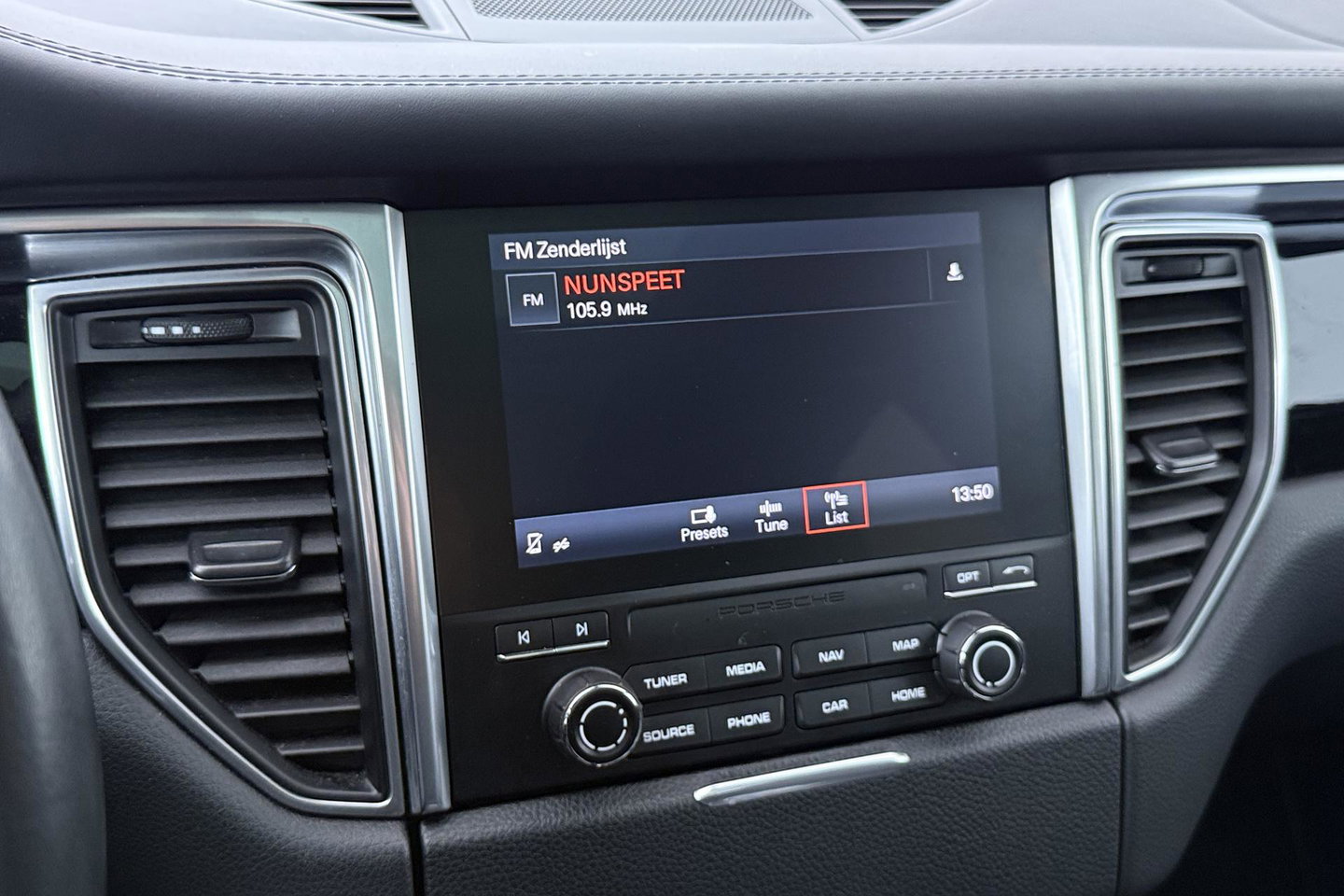 Porsche Macan 3.0 S | Panoramadak | 21 Inch | BOSE Audio | Camera | Vol-Leder | Trekhaak