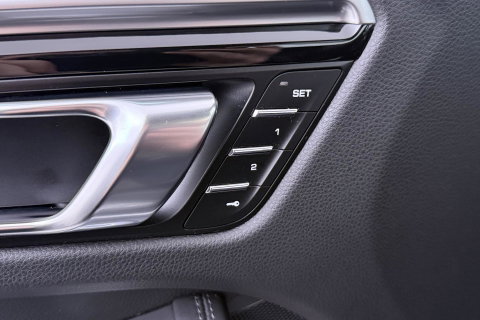 Porsche Macan 3.0 S | Panoramadak | 21 Inch | BOSE Audio | Camera | Vol-Leder | Trekhaak
