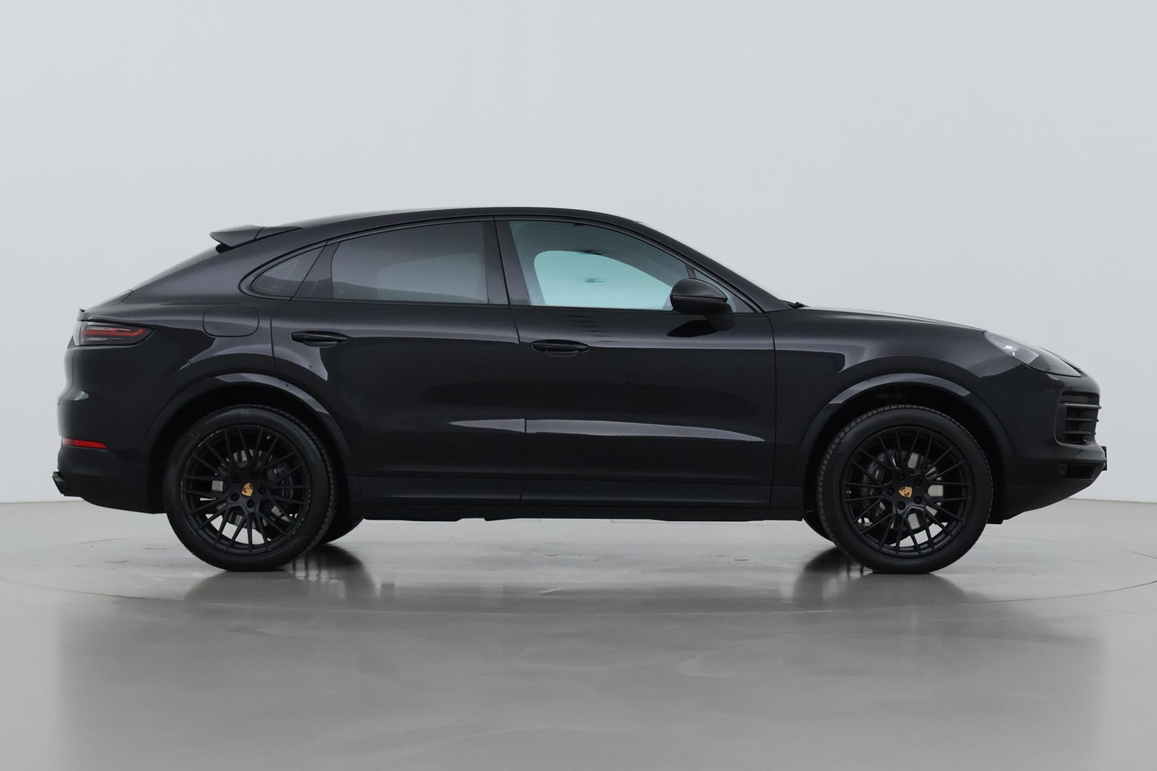 Porsche Cayenne Coupé 3.0 E-Hybrid | Panoramadak | 360° Camera | 21 Inch | Vol-Leder