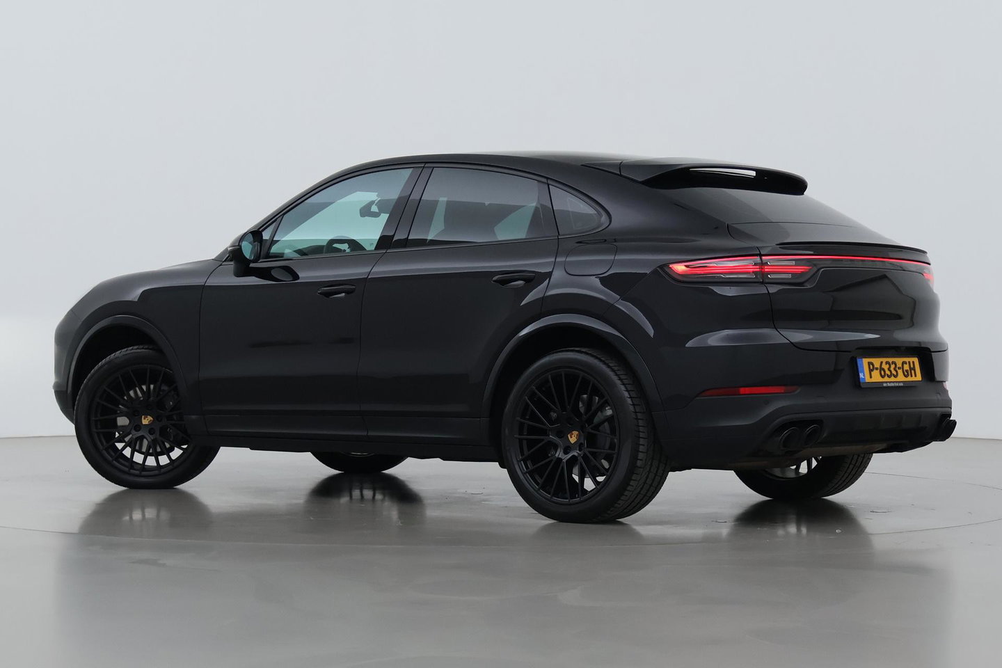 Porsche Cayenne Coupé 3.0 E-Hybrid | Panoramadak | 360° Camera | 21 Inch | Vol-Leder