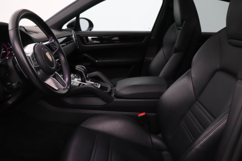 Porsche Cayenne Coupé 3.0 E-Hybrid | Panoramadak | 360° Camera | 21 Inch | Vol-Leder
