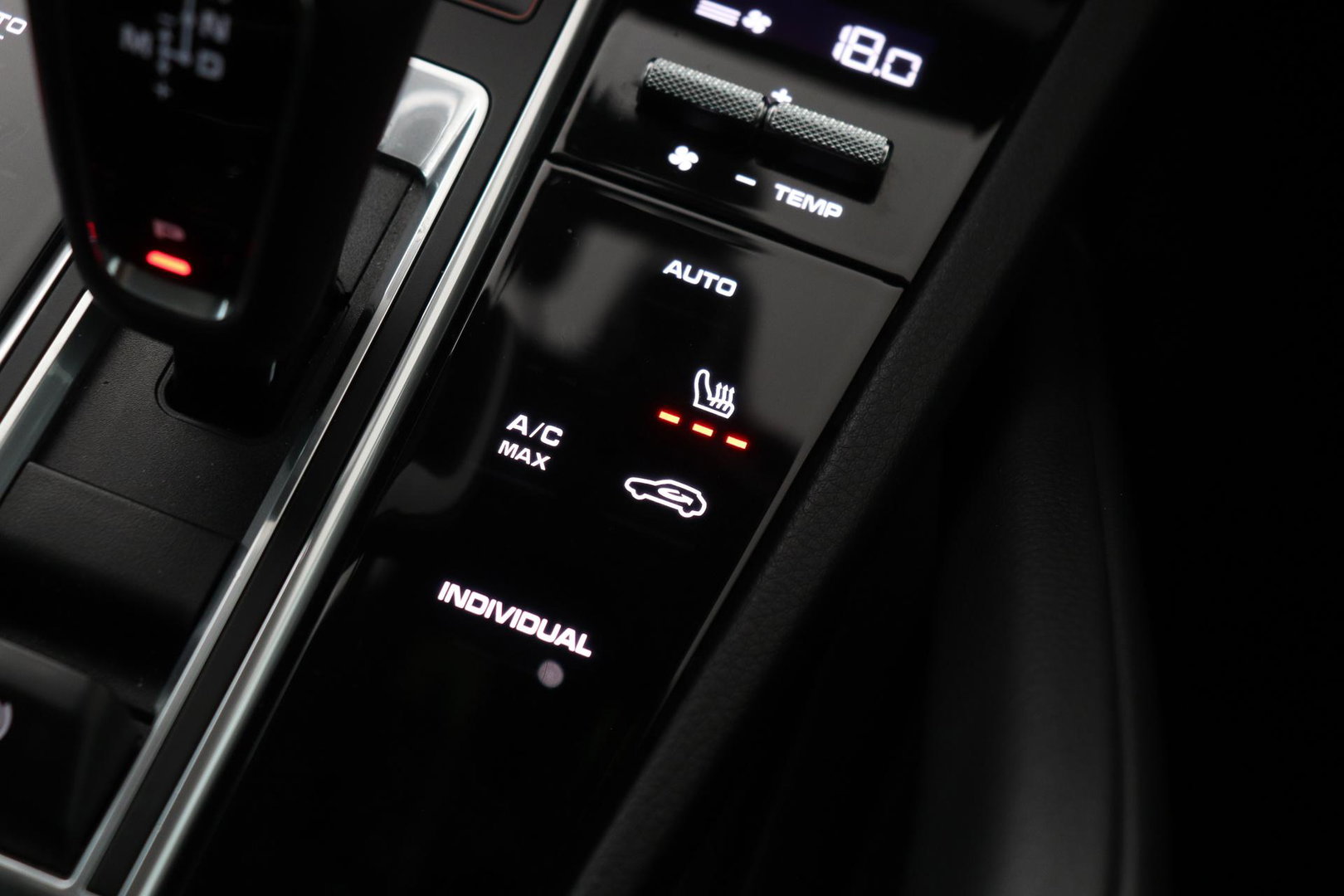 Porsche Cayenne Coupé 3.0 E-Hybrid | Panoramadak | 360° Camera | 21 Inch | Vol-Leder
