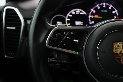 Porsche Cayenne Coupé 3.0 E-Hybrid | Panoramadak | 360° Camera | 21 Inch | Vol-Leder