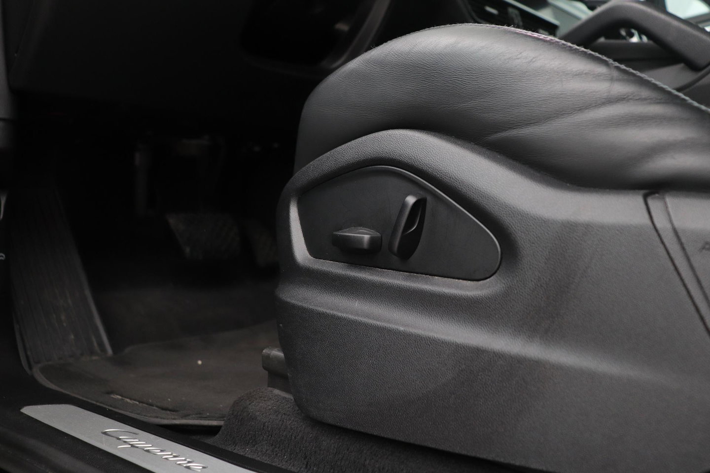 Porsche Cayenne Coupé 3.0 E-Hybrid | Panoramadak | 360° Camera | 21 Inch | Vol-Leder