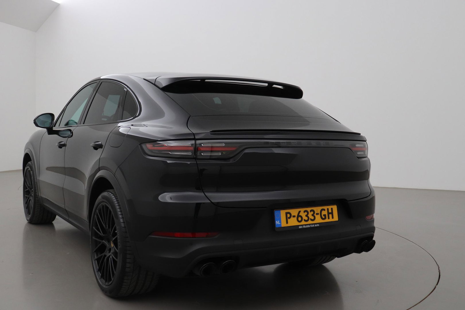 Porsche Cayenne Coupé 3.0 E-Hybrid | Panoramadak | 360° Camera | 21 Inch | Vol-Leder