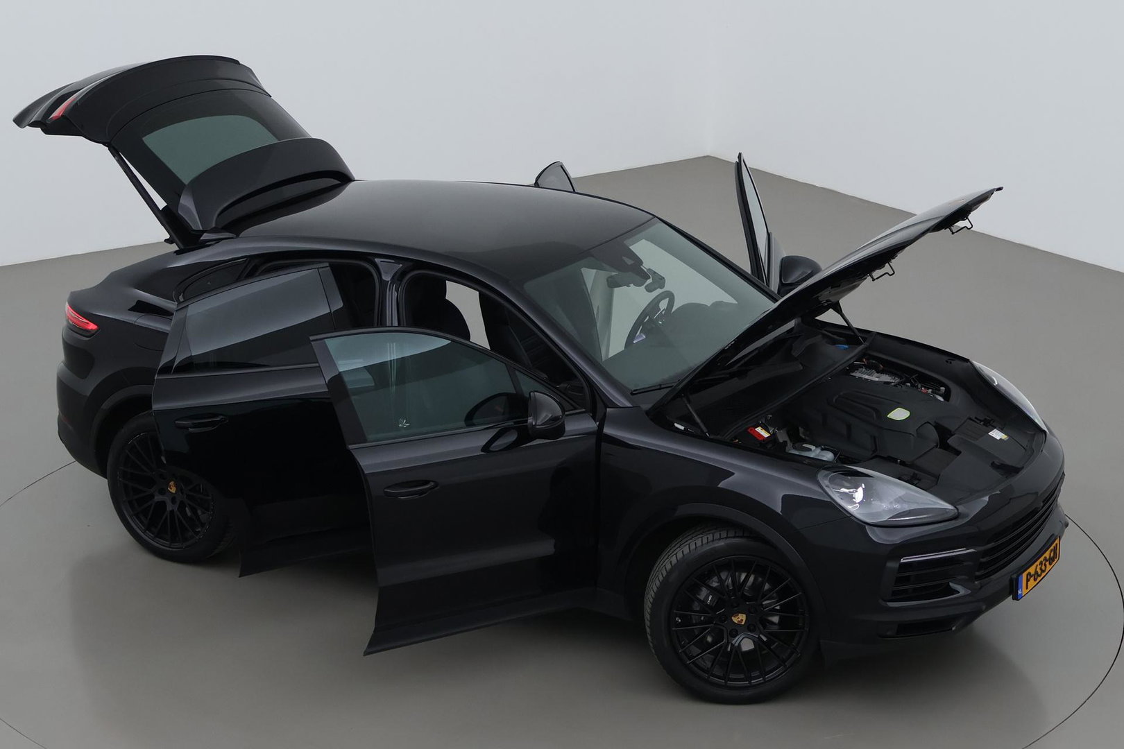 Porsche Cayenne Coupé 3.0 E-Hybrid | Panoramadak | 360° Camera | 21 Inch | Vol-Leder