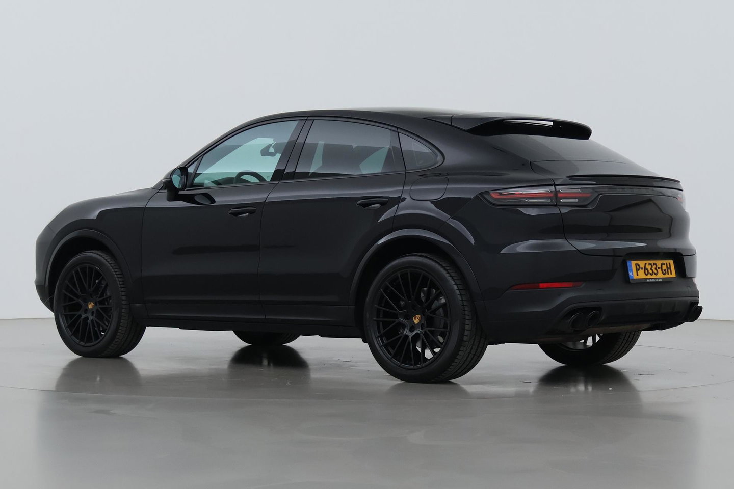 Porsche Cayenne Coupé 3.0 E-Hybrid | Panoramadak | 360° Camera | 21 Inch | Vol-Leder