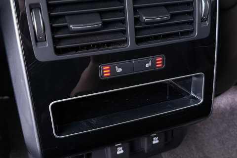 Land Rover Range Rover Sport 3.0 SDV6 HSE Dynamic | Black Pack | Luchtvering | Trekhaak | Meridian | Panoramadak | Koelbox | Memory