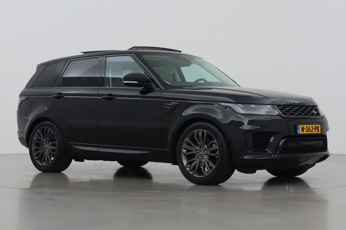 Land Rover Range Rover Sport 3.0 SDV6 HSE Dynamic | Black Pack | Luchtvering | Trekhaak | Meridian | Panoramadak | Koelbox | Memory