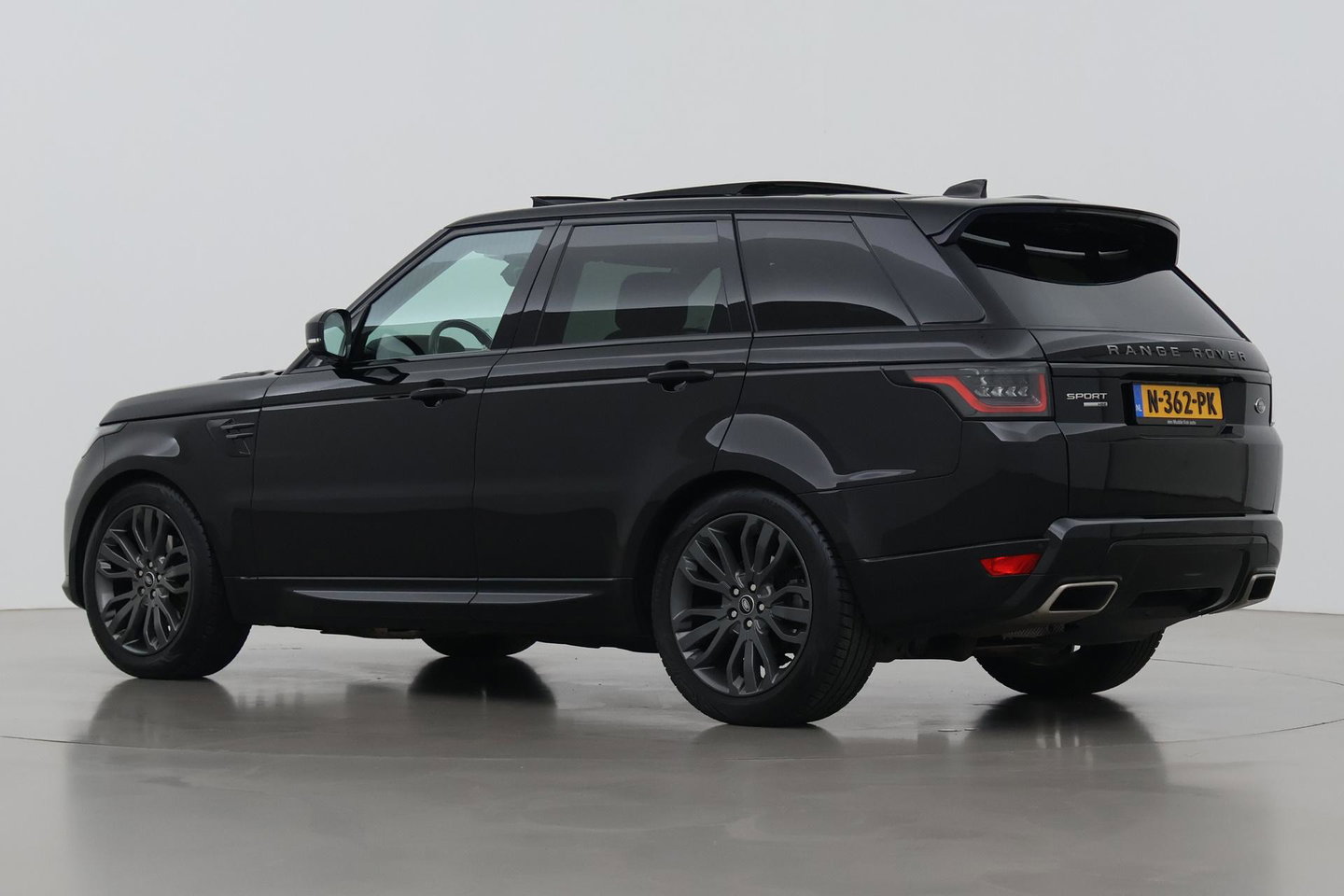 Land Rover Range Rover Sport 3.0 SDV6 HSE Dynamic | Black Pack | Luchtvering | Trekhaak | Meridian | Panoramadak | Koelbox | Memory