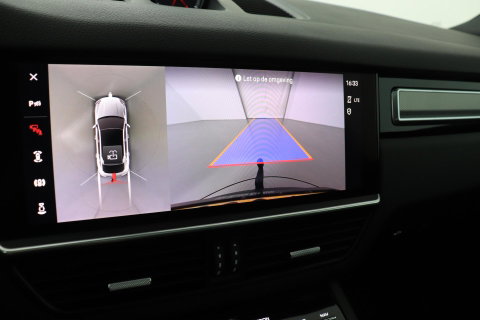 Porsche Cayenne Coupé 3.0 E-Hybrid Platinum Edition | Luchtvering | Panoramadak | Sport Chrono | Soft-Close | 360° Camera | 21 Inch