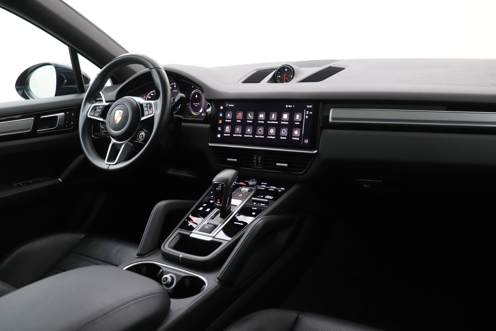 Porsche Cayenne Coupé 3.0 E-Hybrid Platinum Edition | Luchtvering | Panoramadak | Sport Chrono | Soft-Close | 360° Camera | 21 Inch