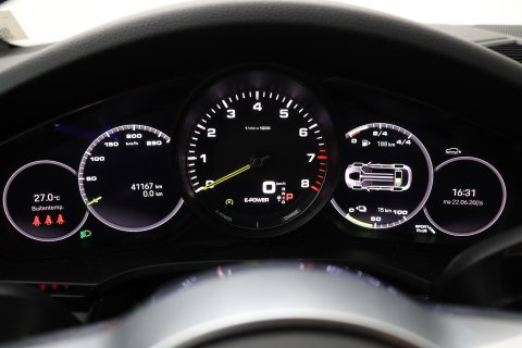 Porsche Cayenne Coupé 3.0 E-Hybrid Platinum Edition | Luchtvering | Panoramadak | Sport Chrono | Soft-Close | 360° Camera | 21 Inch