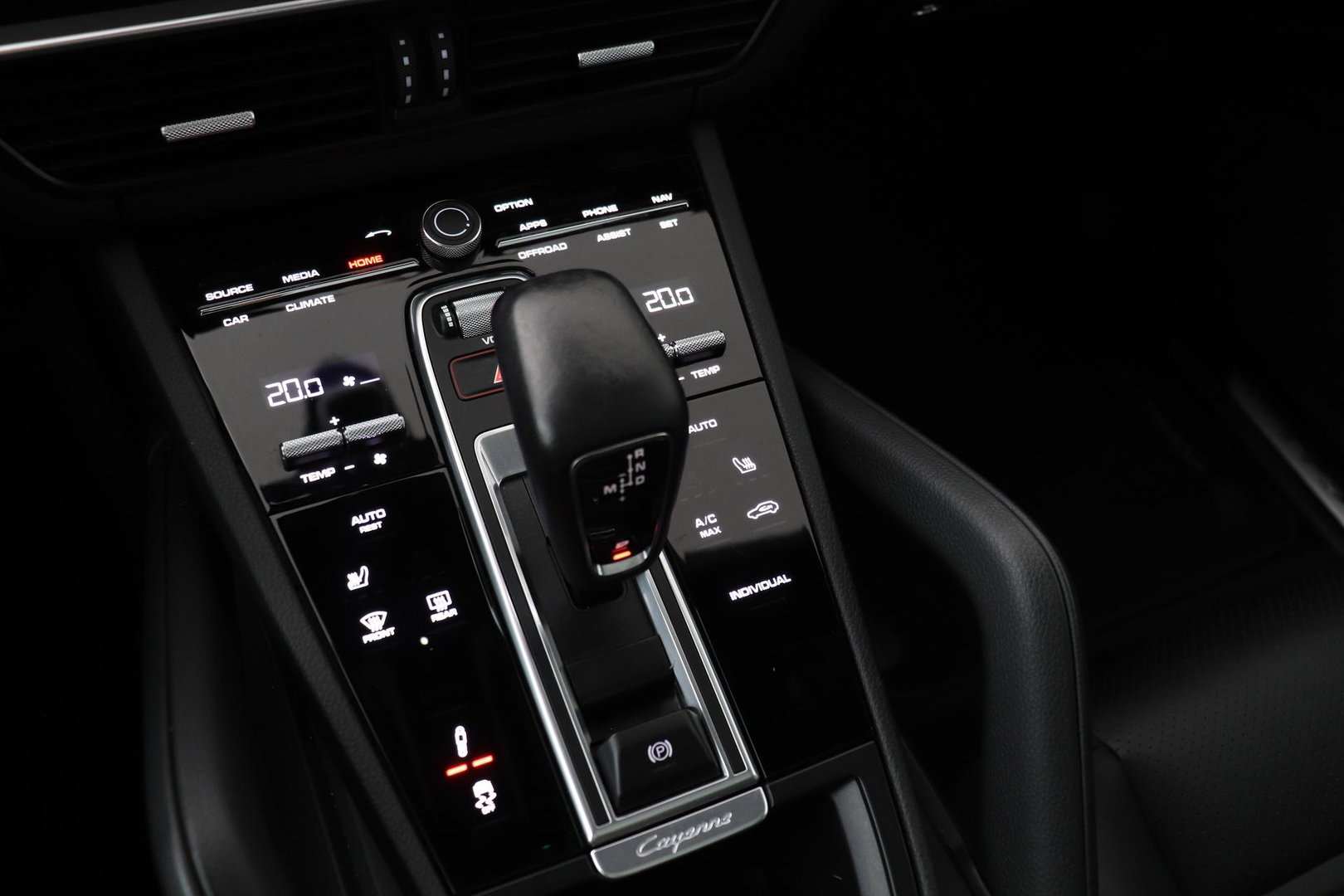 Porsche Cayenne Coupé 3.0 E-Hybrid Platinum Edition | Luchtvering | Panoramadak | Sport Chrono | Soft-Close | 360° Camera | 21 Inch