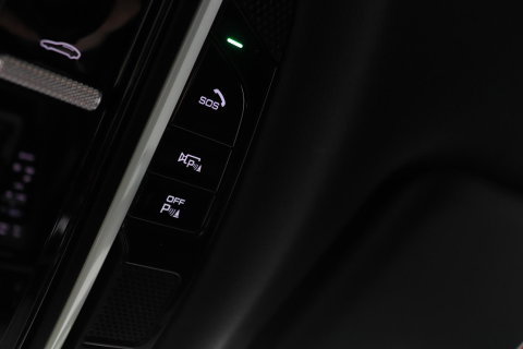 Porsche Cayenne Coupé 3.0 E-Hybrid Platinum Edition | Luchtvering | Panoramadak | Sport Chrono | Soft-Close | 360° Camera | 21 Inch