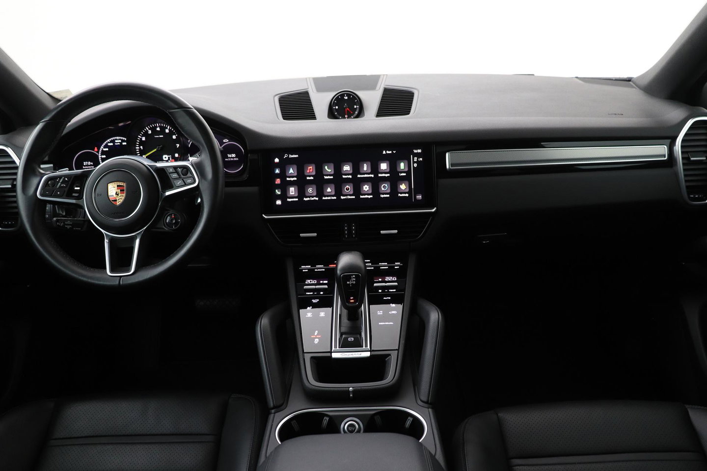 Porsche Cayenne Coupé 3.0 E-Hybrid Platinum Edition | Luchtvering | Panoramadak | Sport Chrono | Soft-Close | 360° Camera | 21 Inch