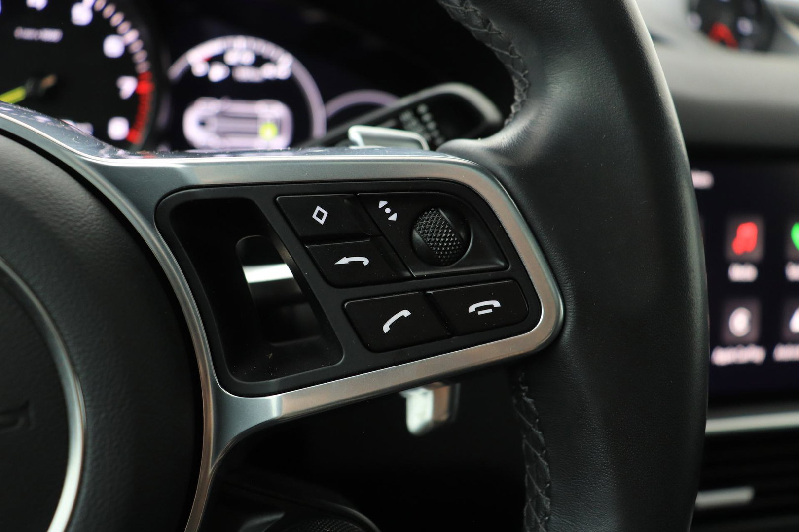 Porsche Cayenne Coupé 3.0 E-Hybrid Platinum Edition | Luchtvering | Panoramadak | Sport Chrono | Soft-Close | 360° Camera | 21 Inch