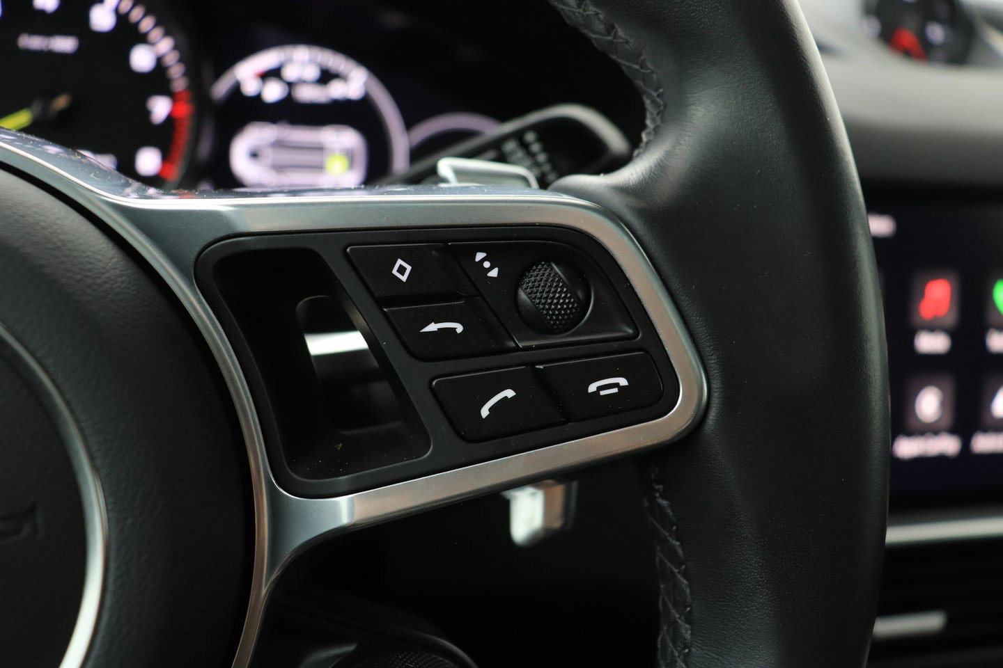 Porsche Cayenne Coupé 3.0 E-Hybrid Platinum Edition | Luchtvering | Panoramadak | Sport Chrono | Soft-Close | 360° Camera | 21 Inch