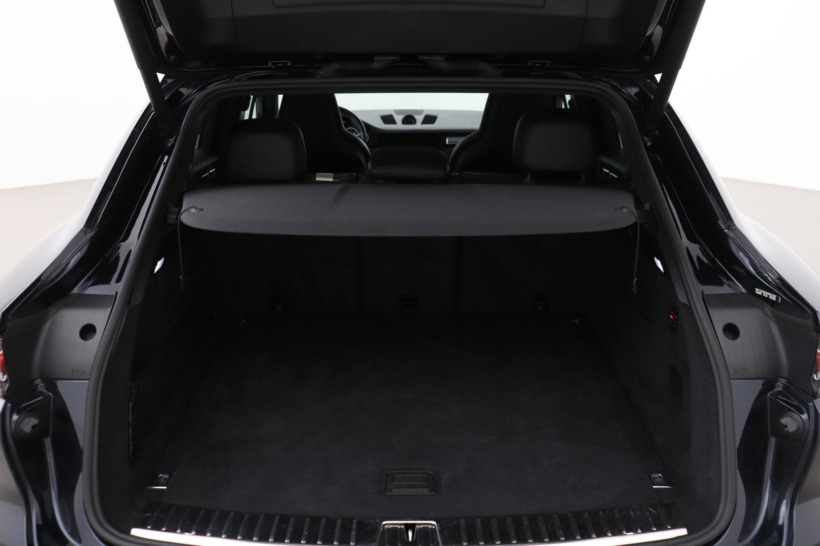 Porsche Cayenne Coupé 3.0 E-Hybrid Platinum Edition | Luchtvering | Panoramadak | Sport Chrono | Soft-Close | 360° Camera | 21 Inch