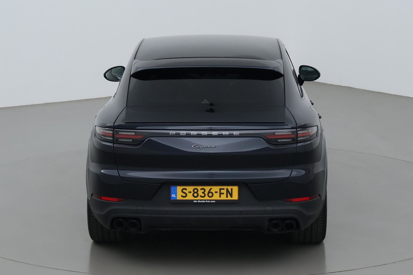 Porsche Cayenne Coupé 3.0 E-Hybrid Platinum Edition | Luchtvering | Panoramadak | Sport Chrono | Soft-Close | 360° Camera | 21 Inch