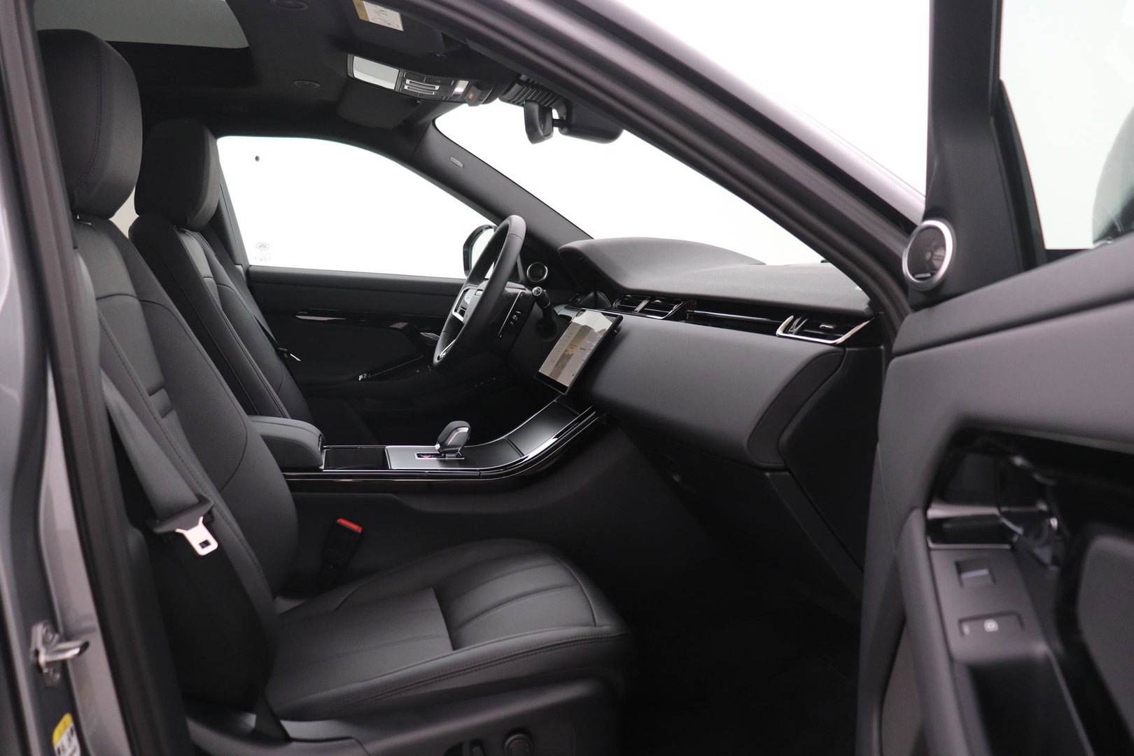 Land Rover Range Rover Evoque P270e PHEV Dynamic SE | Black Pack | Schuif/kanteldak | ACC | 20 Inch | Stuur+Voorruitverwarming