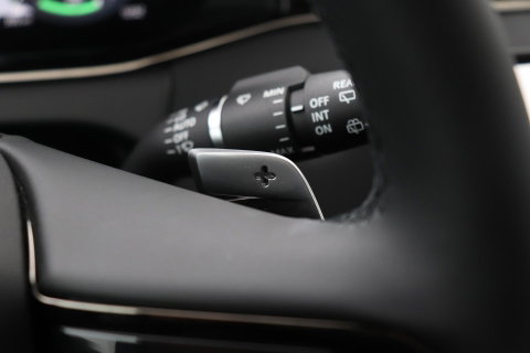 Land Rover Range Rover Evoque P270e PHEV Dynamic SE | Black Pack | Schuif/kanteldak | ACC | 20 Inch | Stuur+Voorruitverwarming