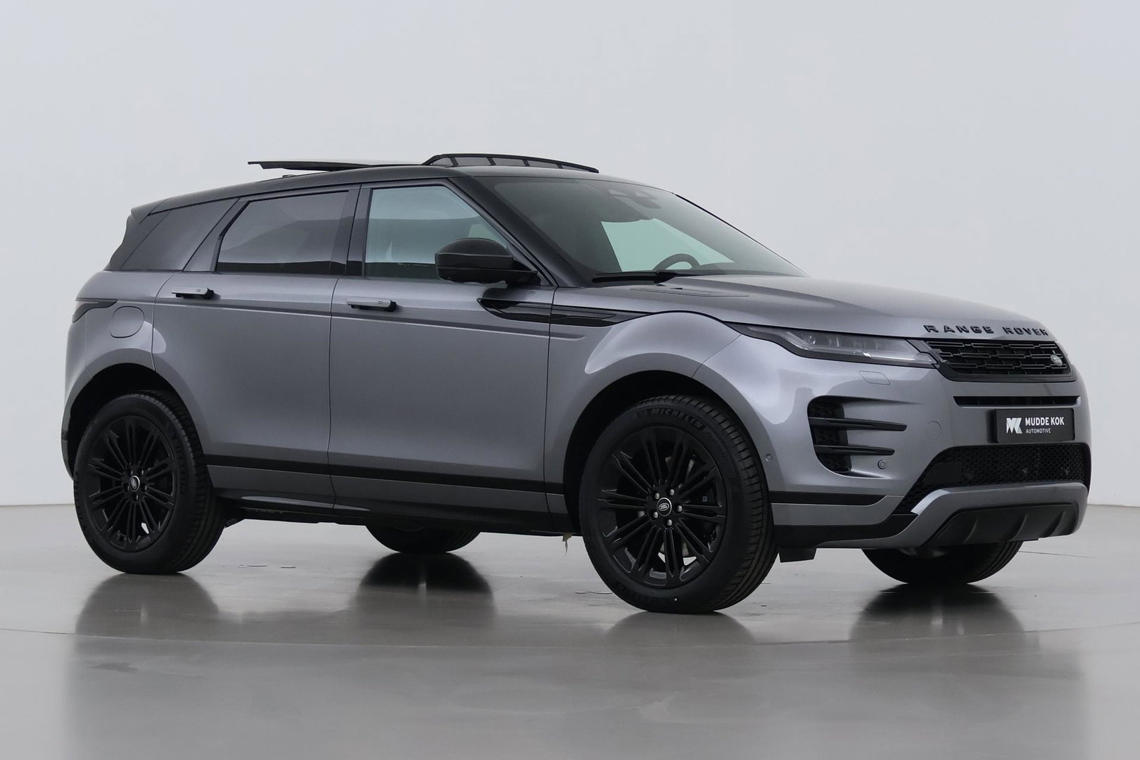 Land Rover Range Rover Evoque P270e PHEV Dynamic SE | Black Pack | Schuif/kanteldak | ACC | 20 Inch | Stuur+Voorruitverwarming