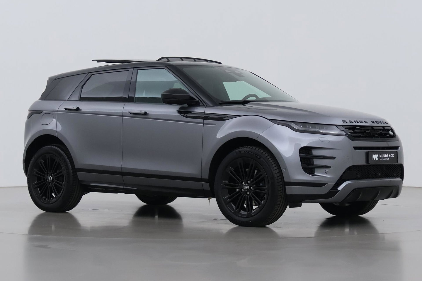 Land Rover Range Rover Evoque P270e PHEV Dynamic SE | Black Pack | Schuif/kanteldak | ACC | 20 Inch | Stuur+Voorruitverwarming