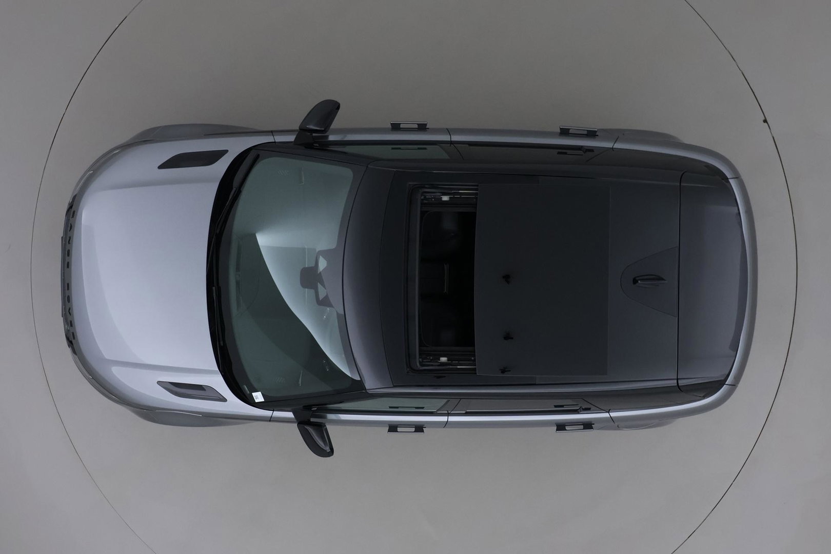 Land Rover Range Rover Evoque P270e PHEV Dynamic SE | Black Pack | Schuif/kanteldak | ACC | 20 Inch | Stuur+Voorruitverwarming