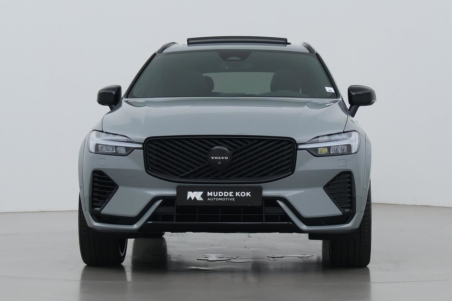 Volvo XC60 T8 Plug-in hybrid Ultra Black Edition | ACC | Panoramadak | 360° Camera | Head-Up | Harman/Kardon | 22 Inch