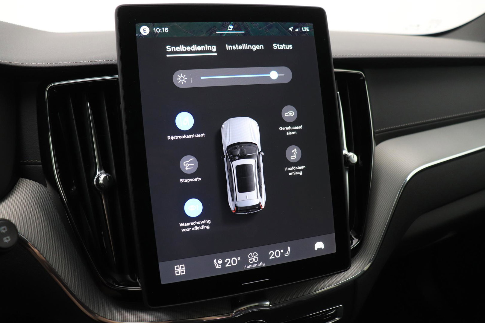 Volvo XC60 T8 Plug-in hybrid Ultra Black Edition | ACC | Panoramadak | 360° Camera | Head-Up | Harman/Kardon | 22 Inch