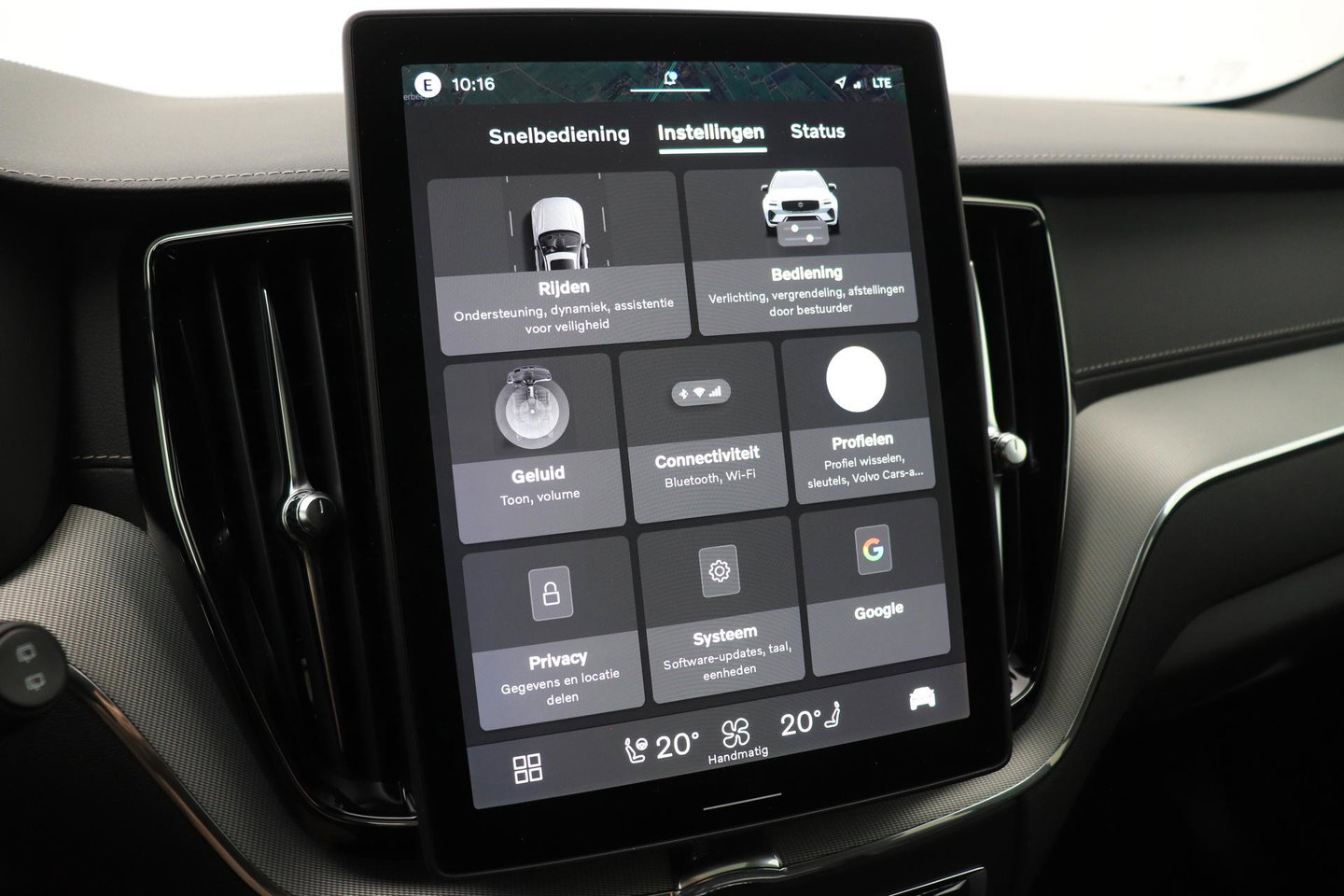 Volvo XC60 T8 Plug-in hybrid Ultra Black Edition | ACC | Panoramadak | 360° Camera | Head-Up | Harman/Kardon | 22 Inch