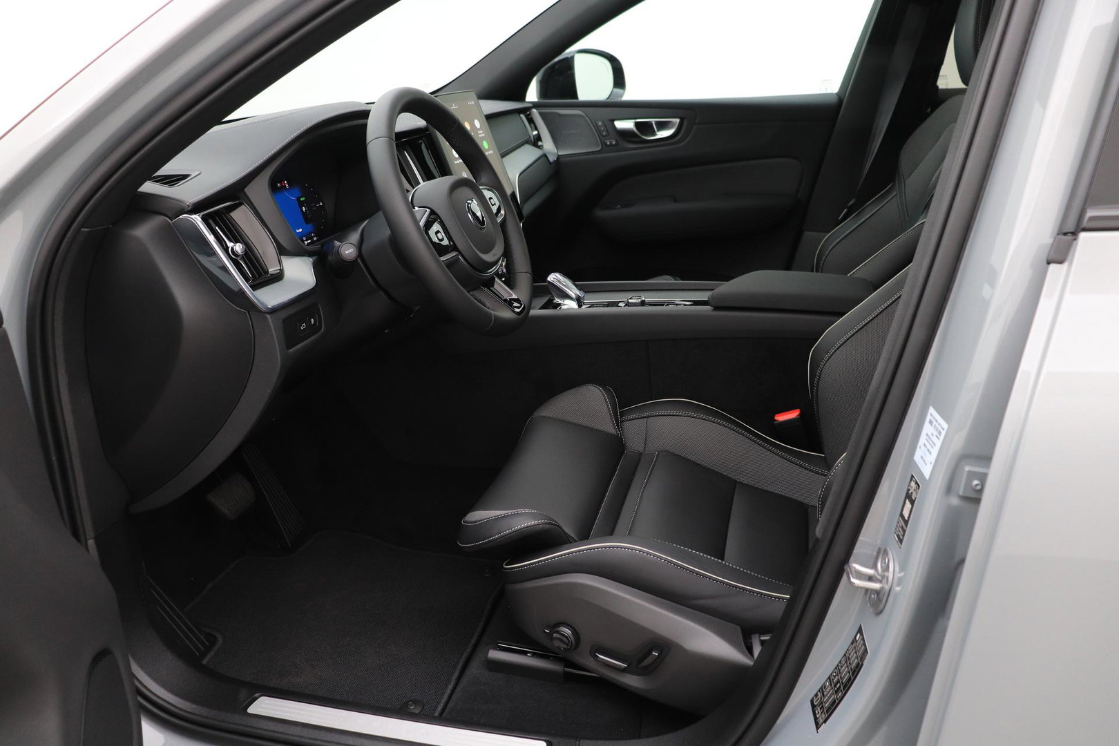 Volvo XC60 T8 Plug-in hybrid Ultra Black Edition | ACC | Panoramadak | 360° Camera | Head-Up | Harman/Kardon | 22 Inch