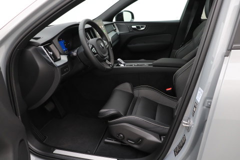 Volvo XC60 T8 Plug-in hybrid Ultra Black Edition | ACC | Panoramadak | 360° Camera | Head-Up | Harman/Kardon | 22 Inch