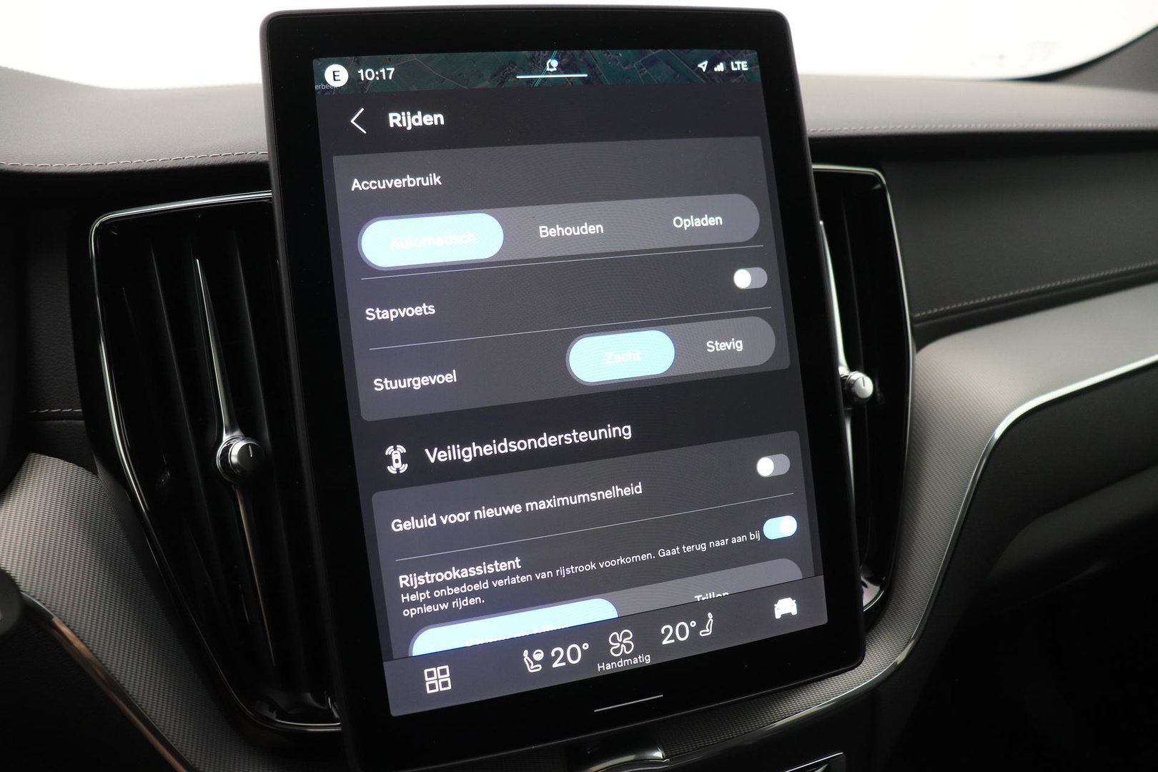 Volvo XC60 T8 Plug-in hybrid Ultra Black Edition | ACC | Panoramadak | 360° Camera | Head-Up | Harman/Kardon | 22 Inch
