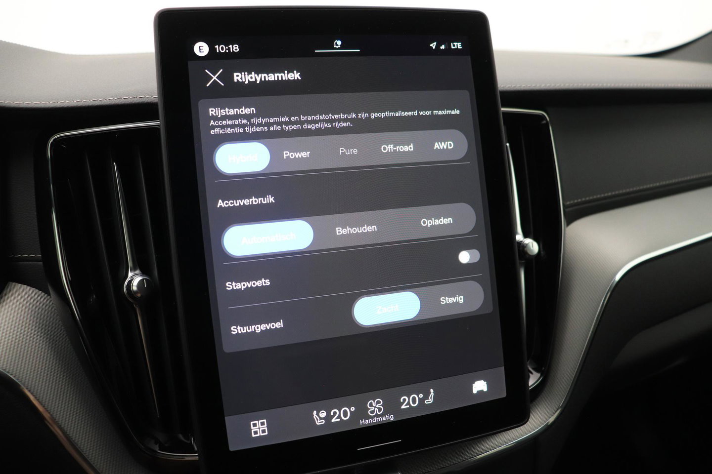 Volvo XC60 T8 Plug-in hybrid Ultra Black Edition | ACC | Panoramadak | 360° Camera | Head-Up | Harman/Kardon | 22 Inch