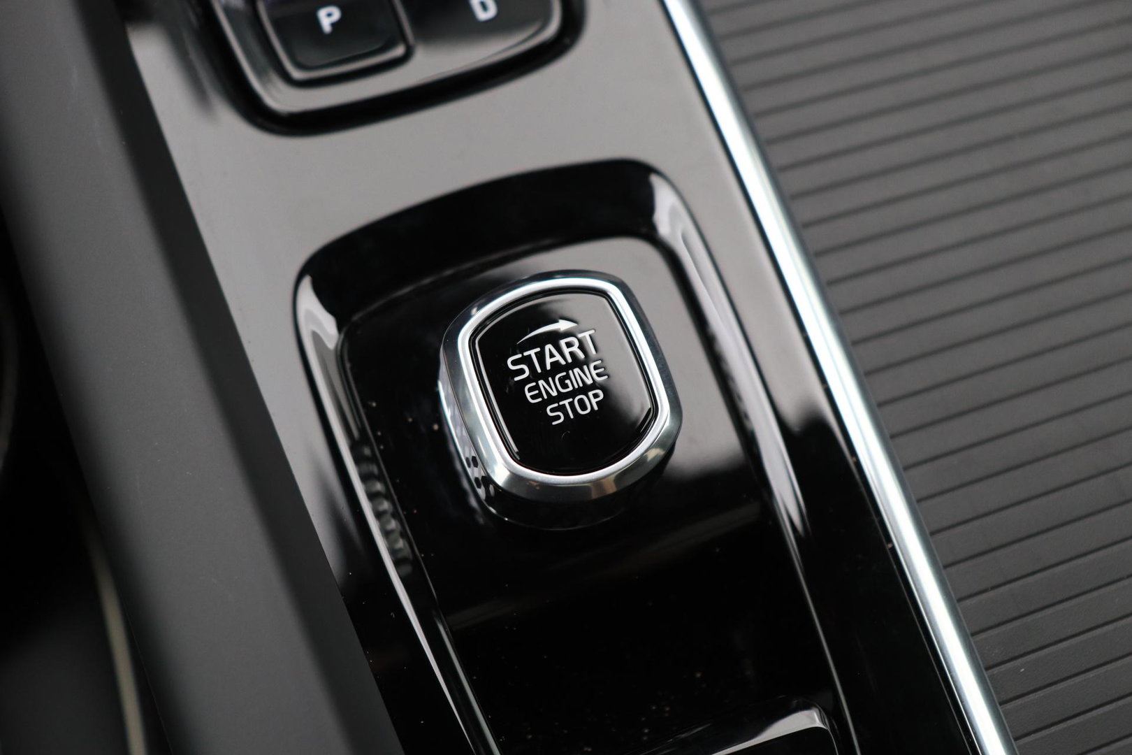 Volvo XC60 T8 Plug-in hybrid Ultra Black Edition | ACC | Panoramadak | 360° Camera | Head-Up | Harman/Kardon | 22 Inch
